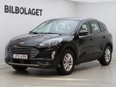 Svart Begagnad 2023 Ford Kuga SUV | 249 800 kr (Marknadspris)