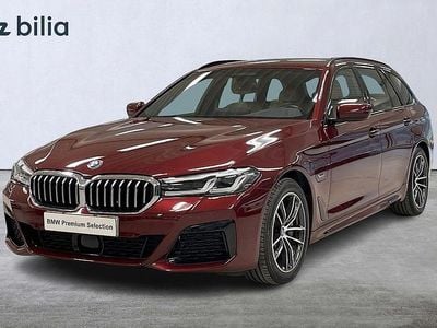 Röd Begagnad 2023 BMW 530e M Sport Kombi | 449 900 kr (Marknadspris)