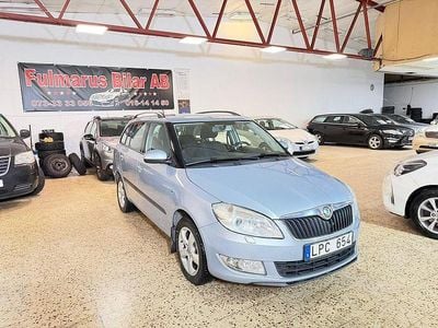 Begagnad Skoda Fabia Elegance 86 HK (63 kW) 2011 Blå Kombi