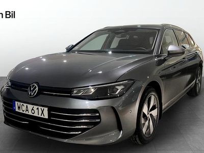 Mörkgrå Begagnad 2025 VW Passat Business Kombi | 379 900 kr (Marknadspris)