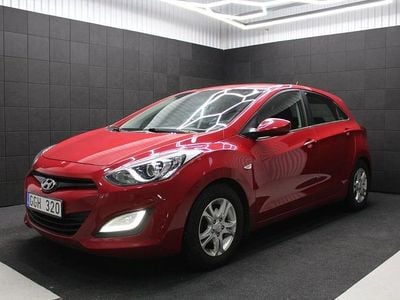 Röd Begagnad 2014 Hyundai i30 Select Halvkombi | 59 000 kr (Marknadspris)