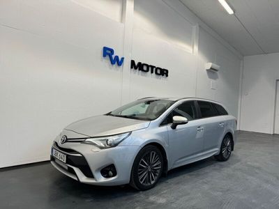 begagnad Toyota Avensis Kombi 2.0 D-4D 143hk Skinn Drag Navi M-värm