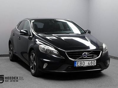 Svart Begagnad 2013 Volvo V40 R-Design Halvkombi | 139 900 kr (Marknadspris)