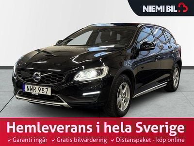 Svart Begagnad 2016 Volvo V60 CC Summum Kombi | 209 900 kr (Marknadspris)