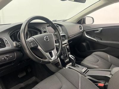Vit Begagnad 2019 Volvo V40 CC Kombi | 209 900 kr (Marknadspris)