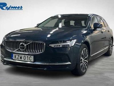 Mörkblå Begagnad 2023 Volvo V90 Core Kombi | 399 900 kr (Marknadspris)