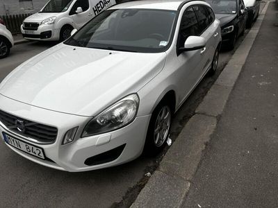 begagnad Volvo V60 D2 Kinetic Euro 5