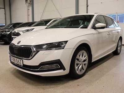 Vit Begagnad 2021 Skoda Octavia Style Kombi | 219 900 kr (Marknadspris)