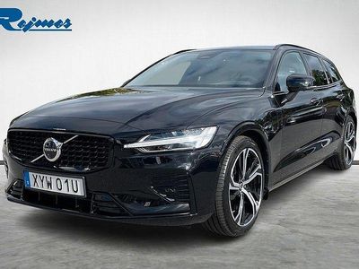 Svart (onyx black metallic) Begagnad 2025 Volvo V60 Plus Kombi | 489 900 kr (Marknadspris)