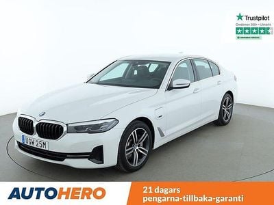 Vit Begagnad 2023 BMW 530e Sedan | 400 000 kr (Lite dyr)