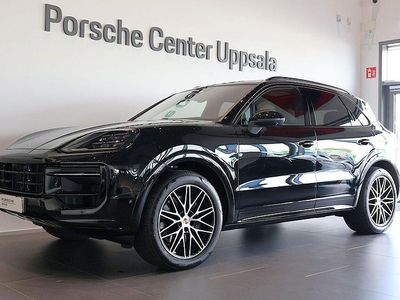 Svart Ny 2025 Porsche Cayenne SUV | 1 325 000 kr