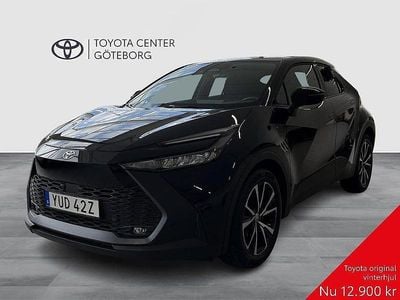 Svart Begagnad 2024 Toyota C-HR Style SUV | 324 900 kr (Marknadspris)