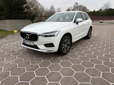 Begagnad Volvo XC60 Momentum 251 HK (184 kW) 2020 Vit SUV