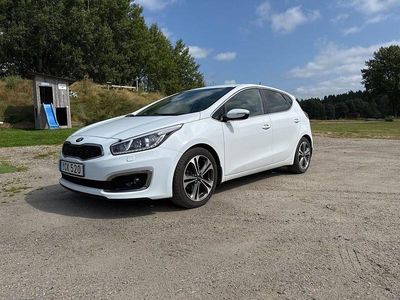 Vit Begagnad 2016 Kia Ceed GT-Line Halvkombi | 135 000 kr (Lite dyr)