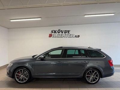 Grå Begagnad 2014 Skoda Octavia RS Kombi | 146 500 kr (Marknadspris)