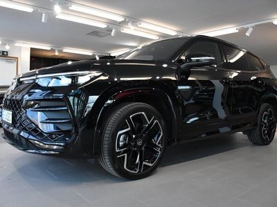 Svart Ny 2025 VW Tayron R-line Edition SUV | 698 202 kr