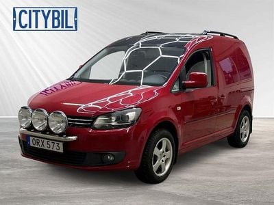 Röd Begagnad 2015 VW Caddy Edition Minibuss | 119 900 kr (Marknadspris)