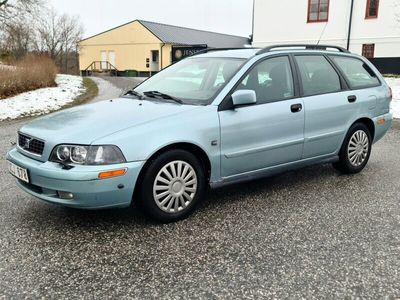 begagnad Volvo V40 2.0T,Nybes Ua,19000 mil,M-värm