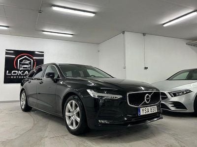 Svart Begagnad 2018 Volvo V90 Momentum Kombi | 219 900 kr (Marknadspris)