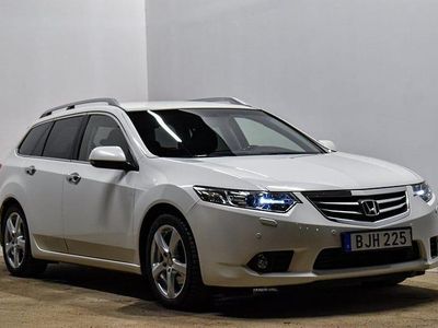 Begagnad Honda Accord Elegance 156 HK (114 kW) 2014 Vit Kombi