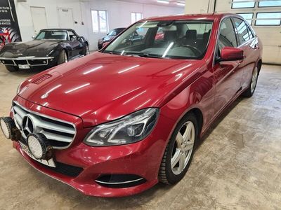 Begagnad Mercedes E250 Avantgarde 204 HK (150 kW) 2015 Röd Sedan