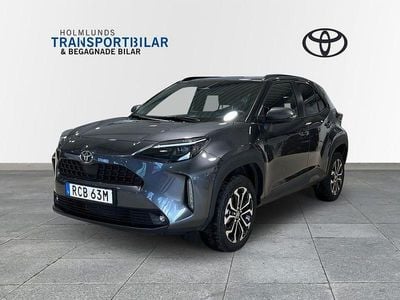 Grå Begagnad 2025 Toyota Yaris Hybrid Active | 309 900 kr (Marknadspris)