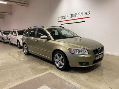 Begagnad Volvo V50 Momentum 136 HK (100 kW) 2008 Grön Kombi