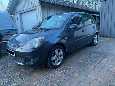 begagnad Ford Fiesta 5-dörrar 1.3 Euro 4