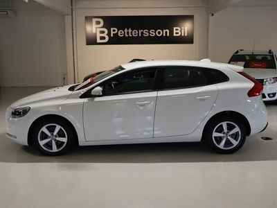 begagnad Volvo V40 D2 EN ÄGARE VHJUL NYBES VÄRMARE 2016, Kombi