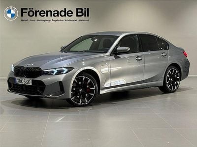 Grå Begagnad 2024 BMW 330e Comfort Edition Sedan | 559 000 kr (Lite dyr)
