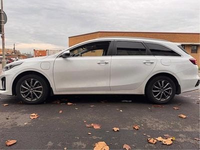 Vit Begagnad 2021 Kia Ceed Sportswagon Kombi | 229 000 kr (Marknadspris)