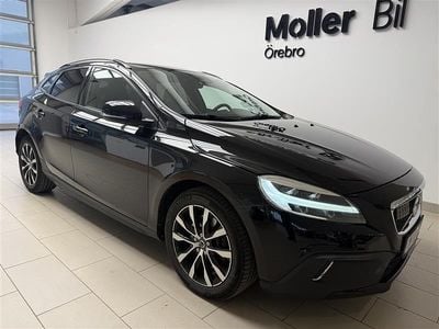 Svart Begagnad 2019 Volvo V40 CC Kombi | 204 900 kr (Marknadspris)
