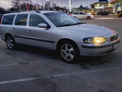 Begagnad 2004 Volvo V70 Kombi | 18 000 kr (Bra pris)