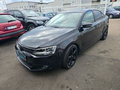 begagnad VW Jetta 2.0 TSI Premium 200HK 1 Års Garanti 0% RÄNTA 36MÅN