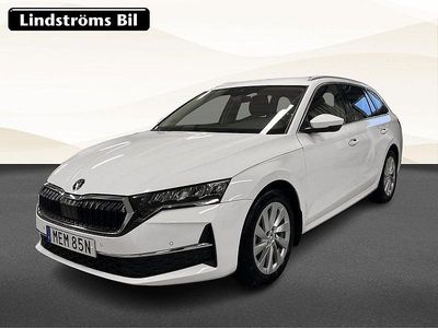 Vit Begagnad 2024 Skoda Octavia Comfort Kombi | 309 900 kr (Bra pris)