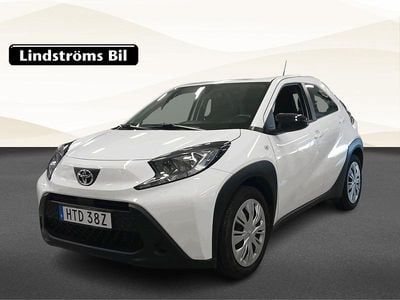 Vit Begagnad 2022 Toyota Aygo X X-play SUV | 159 000 kr (Marknadspris)