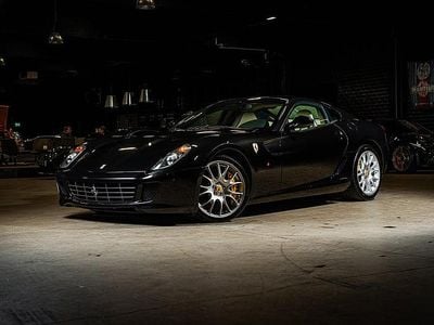 Begagnad Ferrari 599 620 HK (456 kW) 2007 Svart Sportkupé