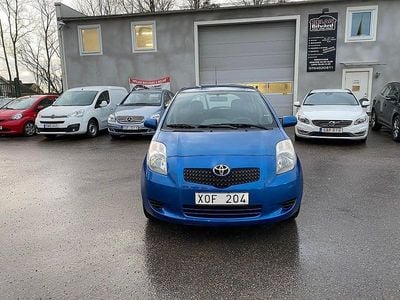 Blå Begagnad 2005 Toyota Yaris Halvkombi | 23 900 kr (Marknadspris)