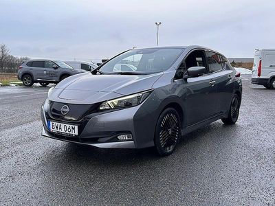 Grå Begagnad 2022 Nissan Leaf N-Connecta Halvkombi | 199 900 kr (Lite dyr)