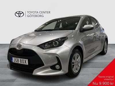 Silver Ny 2025 Toyota Yaris Hybrid Active Halvkombi | 266 800 kr (Marknadspris)