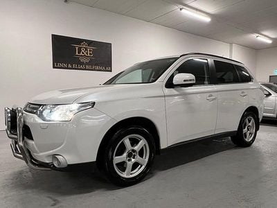 Vit Begagnad 2012 Mitsubishi Outlander SUV | 119 900 kr (Marknadspris)