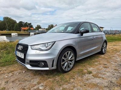 Begagnad Audi A1 Sportback Sport 86 HK (63 kW) 2014 Silver Halvkombi
