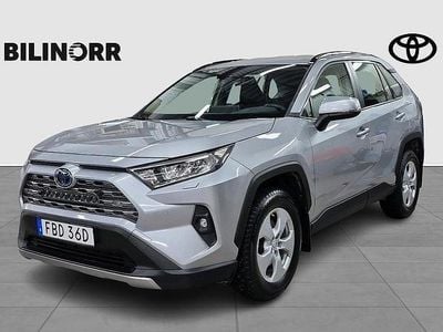 Silver Begagnad 2022 Toyota RAV4 Hybrid Active SUV | 359 900 kr (Marknadspris)