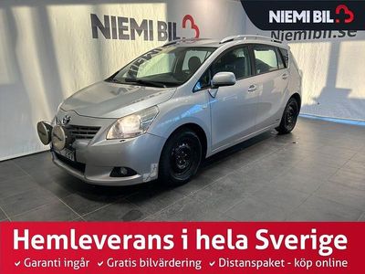 Begagnad Toyota Verso 126 HK (92 kW) 2010 Silver Minibuss