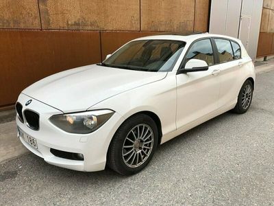 begagnad BMW 120 d LÄDER 1 ÄGARE Glaslucka 5-dörrars Steptronic 2013