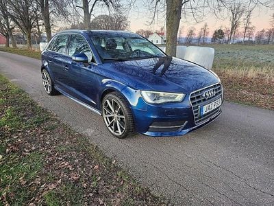 Blå Begagnad 2015 Audi A3 Sportback Attraction Halvkombi | 99 900 kr (Bra pris)