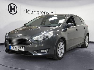 Grå Begagnad 2016 Ford Focus Titanium Kombi | 84 900 kr (Marknadspris)
