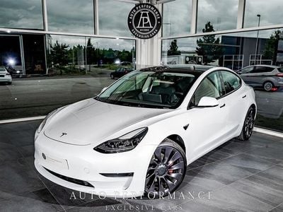 Vit Begagnad 2021 Tesla Model 3 Performance Sedan | 699 900 kr