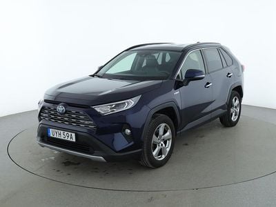 Mörkblå Begagnad 2020 Toyota RAV4 Hybrid Executive SUV | 305 000 kr (Marknadspris)