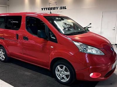 Röd Begagnad 2017 Nissan e-NV200 360º Minibuss | 69 900 kr (Superpris)